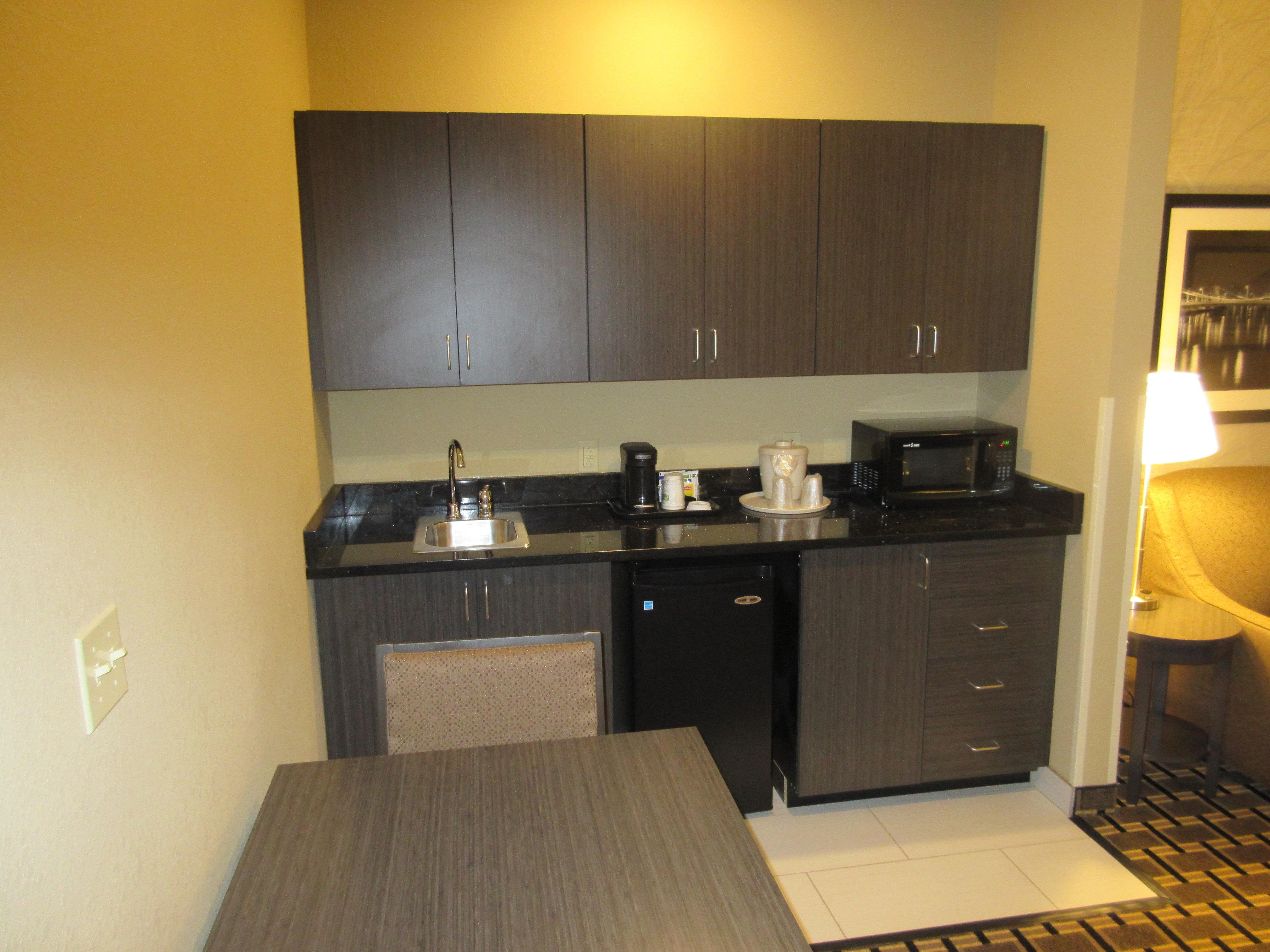 Holiday Inn Express & Suites Butler By Ihg Exterior foto